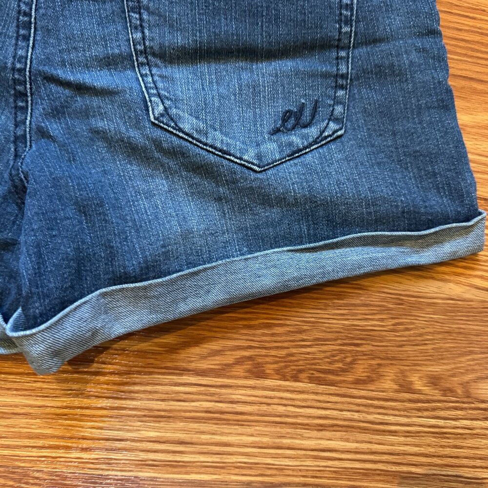 Express Low Rise Jean Shorts - Picture 4 of 9